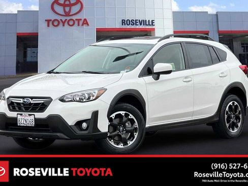 Used 2022 Subaru Crosstrek 2.0i Premium w/ Moonroof Package AWD/4WD image 1
