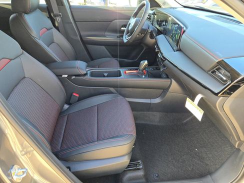 New 2026 Nissan Kicks SR image 18