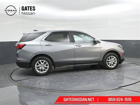 Used 2023 Chevrolet Equinox LT w/ Driver Convenience Package image 3