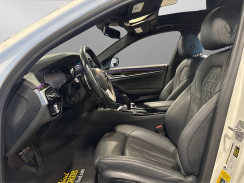 Used 2023 BMW 530e xDrive AWD/4WD image 19