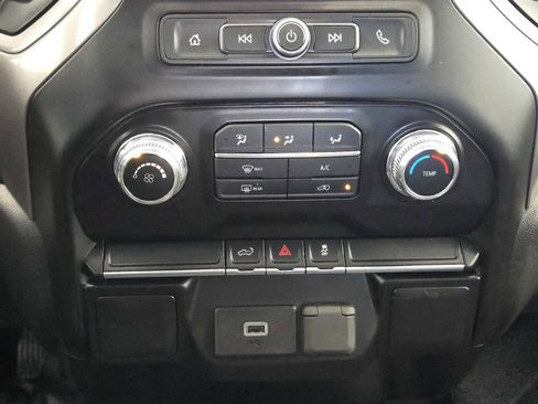 Used 2020 GMC Sierra 1500 4x4 Crew Cab w/ Sierra Value Package image 19