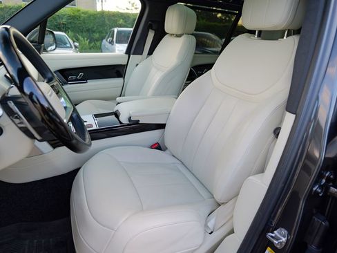 Used 2025 Land Rover Range Rover Long Wheelbase SE AWD/4WD image 22