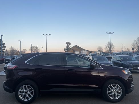Used 2024 Ford Edge SEL w/ Convenience Package image 5