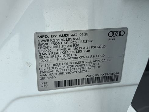 Used 2025 Audi Q6 e-tron Premium Plus w/ Premium Plus AWD/4WD image 36