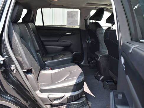 Certified 2026 Toyota Highlander XLE AWD/4WD image 23