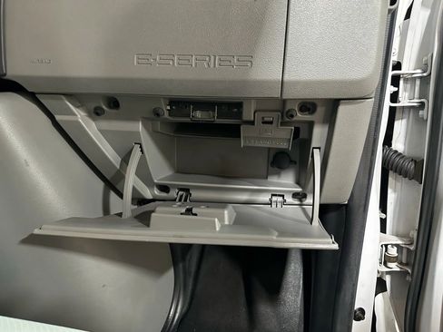 Used 2013 Ford E-150 and Econoline 150 w/ PWR Group image 37