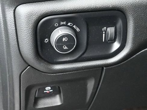Used 2024 RAM 1500 Big Horn AWD/4WD image 17