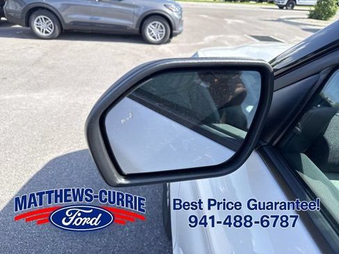 New 2026 Ford Explorer Active w/ Active Comfort Package RWD image 8