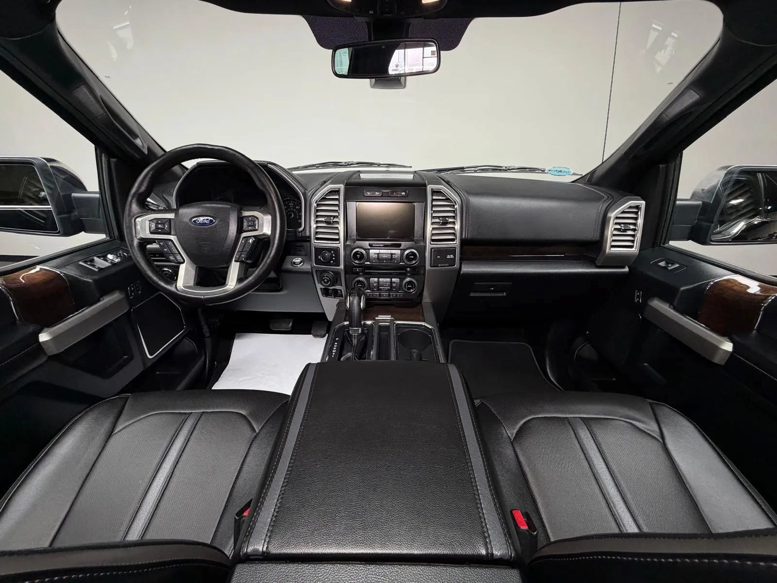 Used 2016 Ford F150 Platinum w/ Equipment Group 701A Luxury AWD/4WD image 19
