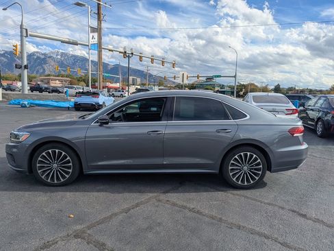 Used 2022 Volkswagen Passat 2.0T FWD image 8