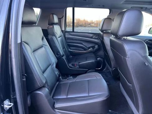 Used 2018 Chevrolet Suburban LT w/ Luxury Package image 18