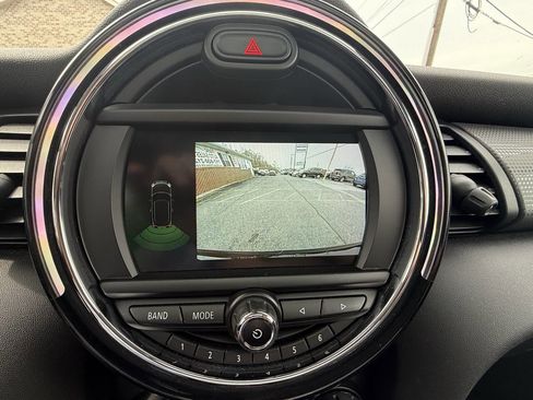 Used 2019 MINI Cooper 2-Door Hardtop w/ Signature Upholstery Package image 24