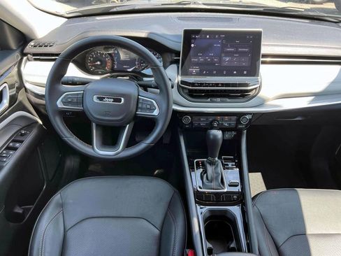 Certified 2022 Jeep Compass Limited image 8