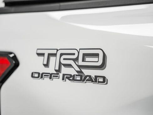 Used 2024 Toyota Tacoma TRD Off-Road image 17