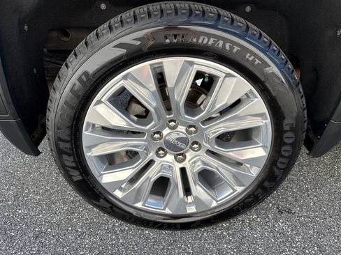 Used 2020 GMC Sierra 1500 Denali w/ Denali Ultimate Package AWD/4WD image 12