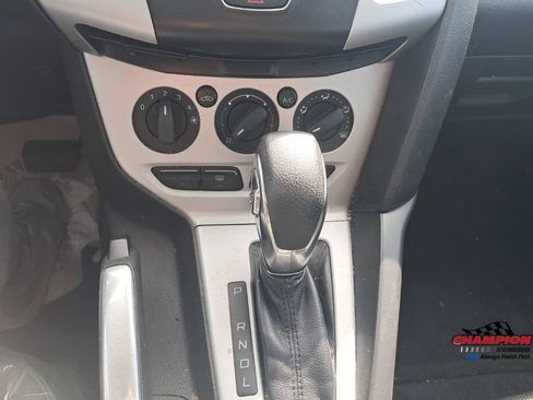 Used 2013 Ford Focus SE w/ SE Winter Pkg FWD image 22