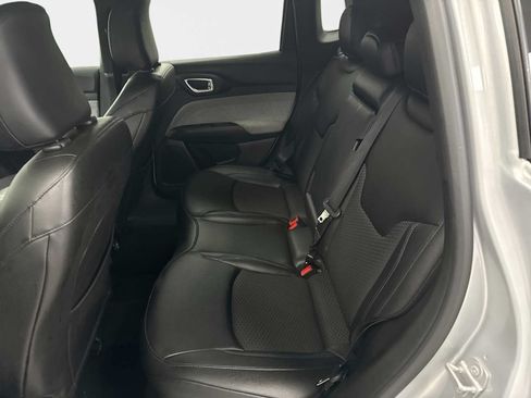 Used 2025 Jeep Compass Latitude AWD/4WD image 23