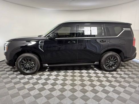 Used 2025 Nissan Armada SV RWD image 3