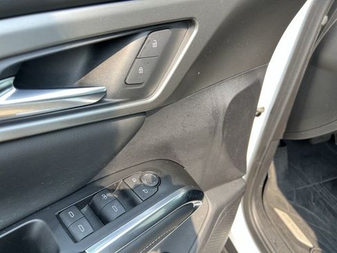 Used 2024 Chevrolet Traverse LT FWD image 24