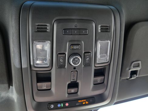 Used 2023 Chevrolet Tahoe High Country AWD/4WD image 32