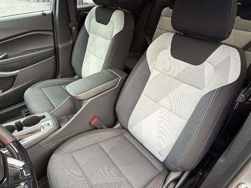 New 2026 Chevrolet Trax RS w/ Sunroof Package FWD image 5
