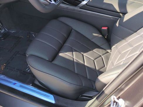 New 2026 BMW 740i w/ Premium Package RWD image 4
