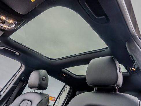 Used 2023 Mercedes-Benz EQB 350 4MATIC SUV w/ Pinnacle Package image 17