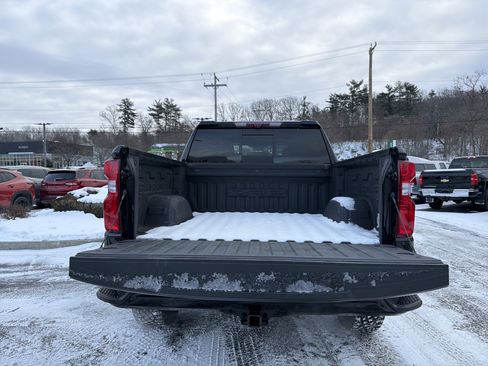 Used 2022 Chevrolet Silverado 1500 ZR2 w/ Technology Package image 32
