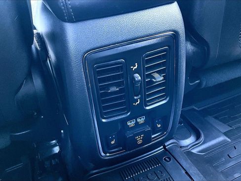 Used 2018 Jeep Grand Cherokee Limited AWD/4WD image 32