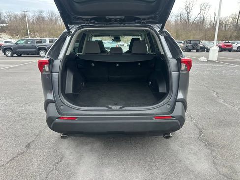 Used 2021 Toyota RAV4 XLE w/ Convenience Package image 11