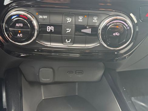 Used 2024 Chevrolet Trax LT image 18