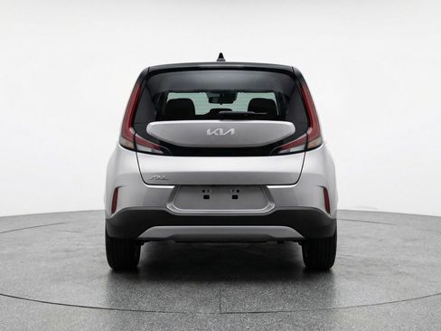 Used 2025 Kia Soul LX w/ LX Technology Package image 7