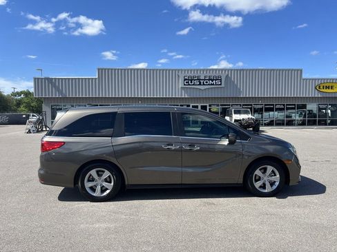Used 2019 Honda Odyssey EX-L image 2