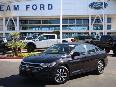 Used 2022 Volkswagen Jetta S FWD image 2