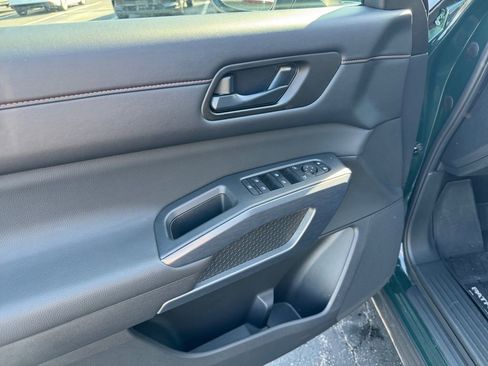Used 2025 Nissan Pathfinder Rock Creek AWD/4WD image 21