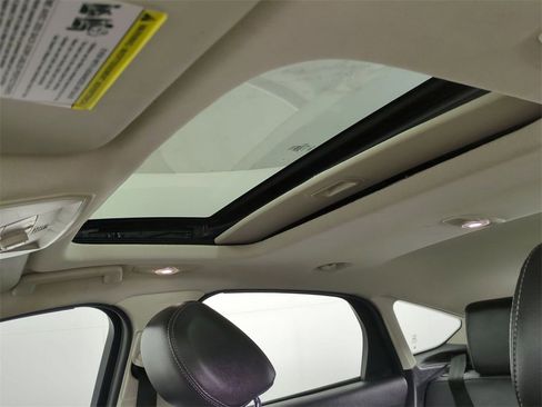 Used 2014 Ford Focus SE w/ Equipment Group 201A image 15