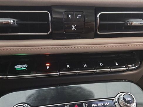 Used 2022 Lincoln Nautilus FWD w/ Premium Package image 20