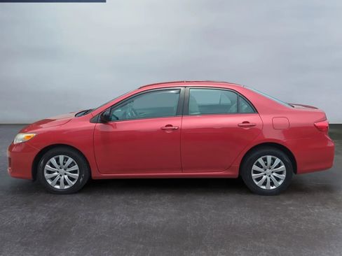 Used 2012 Toyota Corolla LE FWD image 2