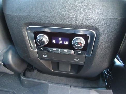 Used 2024 Chevrolet Tahoe Z71 w/ Luxury Package image 15