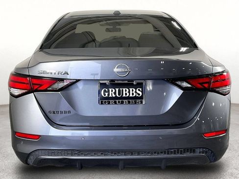 Used 2025 Nissan Sentra SV FWD image 5