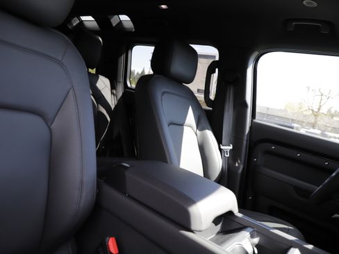 New 2026 Land Rover Defender 110 S AWD/4WD image 12