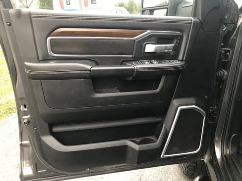 Used 2024 RAM 2500 Laramie image 12