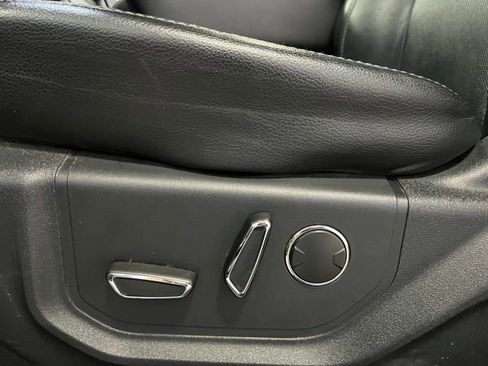 Used 2019 Ford F350 Lariat w/ Camper Package AWD/4WD image 14