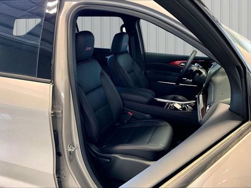 New 2026 Chevrolet Traverse Z71 w/ Enhanced Driving Package AWD/4WD image 5