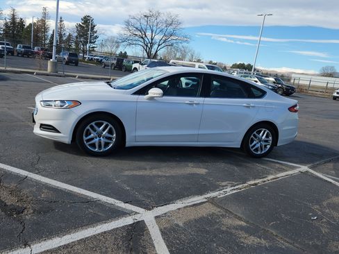 Used 2014 Ford Fusion SE image 4