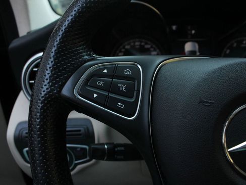 Used 2018 Mercedes-Benz GLC 300 4MATIC image 29