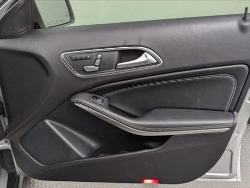 Used 2018 Mercedes-Benz GLA 250 4MATIC image 22