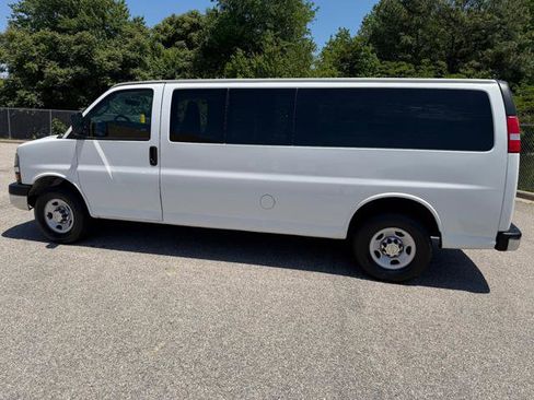 Used 2016 Chevrolet Express 3500 LT w/ LT Preferred Equipment Group RWD image 7