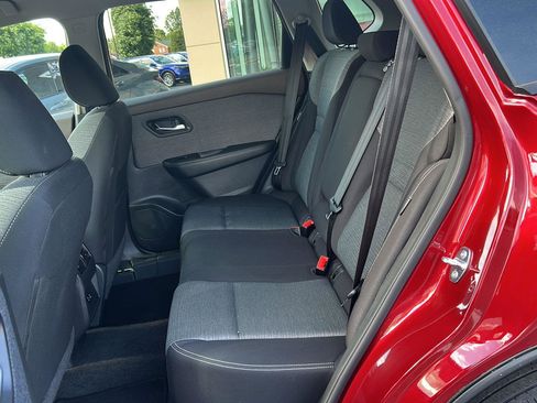 Used 2023 Nissan Rogue SV AWD/4WD image 16