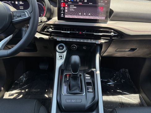 Used 2023 Dodge Hornet GT w/ GT Blacktop Package image 11